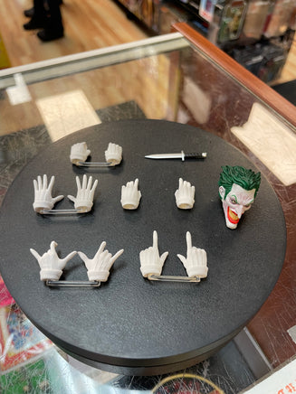 Hush Joker No 142 (DC Comics, Mafex Medicom) COMPLETE - Bitz & Buttons