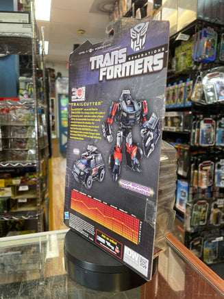 Trailcutter Deluxe Class (Transformers Generations Thrilling 30, Hasbro) - Bitz & Buttons