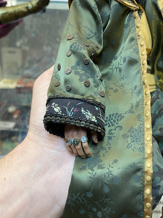 Mandarin With Throne 1/6 Scale (MCU Iron Man 3, Hot Toys) LOOSE - Bitz & Buttons