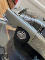 James Bond 007 Aston Martin DB5 1/24 Scale (Danbury Mint, Diecast) - Bitz & Buttons