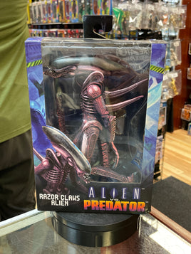 Razor Claws Alien (NECA, Predator vs Alien) **SEALED**