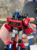 VNR 300 Optimus Prime (Volvo, Transformers Generations, Hasbro Takara Tomy) INCOMPLETE