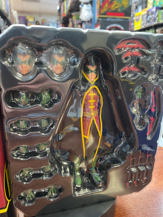 Robin One:12 (DC Comics, Mezco Toyz) NEW/OPEN - Bitz & Buttons