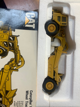 Caterpillar 631E Wheel Tractor Scraper 1/50 Scale ( Vintage ERTL, CAT) - Bitz & Buttons
