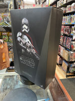 Captain Phasma MMS328 1/6 Scale (Star Wars, Hot Toys) COMPLETE