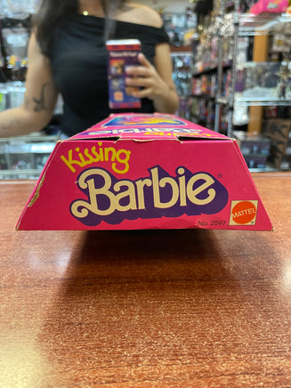 Kissing Barbie #2597 (Barbie, Mattel) **NEW** - Bitz & Buttons