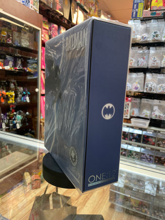 Batman The Dark Knight Returns Exclusive (DC Comics, Mezco One:12) **SEALED** - Bitz & Buttons