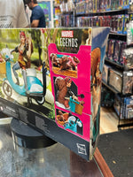 Squirrel Girl Deluxe (Marvel Legends, Hasbro) **SEALED**