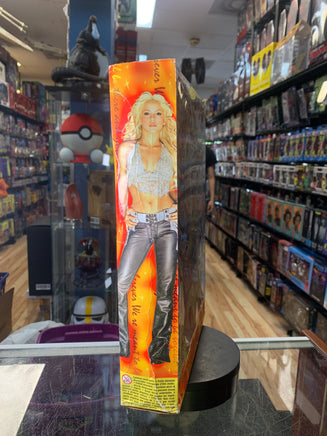 Shakira with Musical Guitar 2003 #B4535 (Mattel, Barbie) - Bitz & Buttons