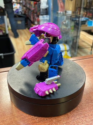 Squeeze Play Deluxe Class 0822 (Transformers Legacy United, Hasbro) **COMPLETE** - Bitz & Buttons