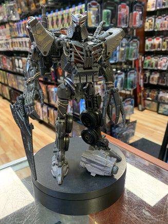 Scourge SS-101 Leader Class (Transformers Studio Series, Hasbro) - Bitz & Buttons