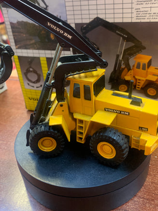 Caterpillar Compact Volvo BM L160 High Lift 1/70 ( Vintage JOAL, CAT) - Bitz & Buttons