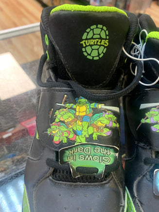 Glow in the Dark Kids Womans Sneakers SZ 6 (Vintage TMNT Ninja Turtles, API ) - Bitz & Buttons