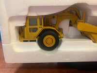 Caterpillar 631E Wheel Tractor Scraper 1/50 Scale ( Vintage ERTL, CAT) - Bitz & Buttons