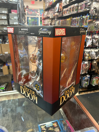 Doctor Doom PVC Statue (Diamond Select Toys, Marvel) **SEALED** - Bitz & Buttons