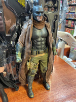 Knightmare Batman & SuperMan #TMS038 (Hot Toys, DC) COMPLETE - Bitz & Buttons