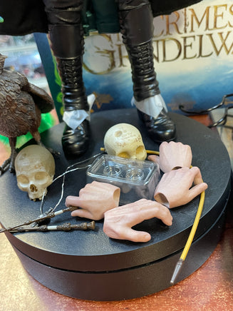 Gellert Grindelwald MMS513 (Fantastic Beasts Crimes Of The Grindelwald, Sideshow Hot Toys) COMPLETE - Bitz & Buttons