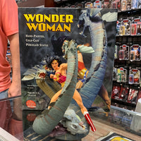 Wonder Woman & Serpent Statue (DC Direct, Wonder Woman)Open Box