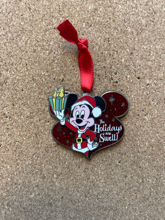 Mickey Mouse the holidays are swell (Walt Disney World, Pin Traders) - Bitz & Buttons
