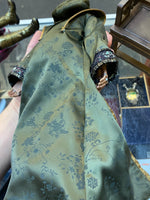 Mandarin With Throne 1/6 Scale (MCU Iron Man 3, Hot Toys) LOOSE - Bitz & Buttons