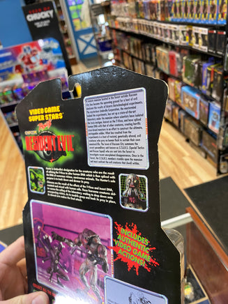 Hunter & Chimera (Vintage Resident Evil, Toybiz) SEALED - Bitz & Buttons