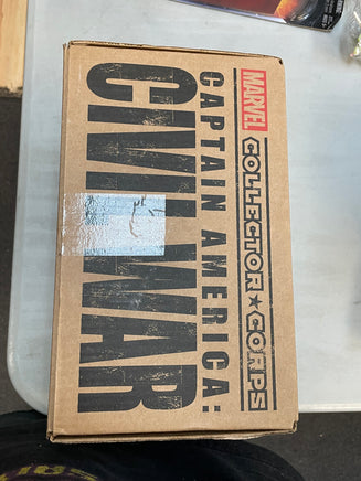 Captain America Civil War Box (Funko Pop! Collector Corps, Marvel) - Bitz & Buttons