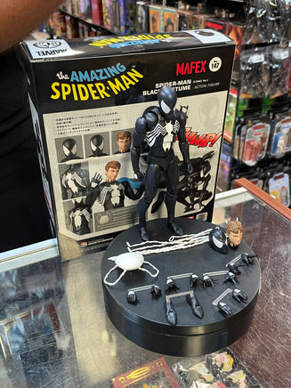 Spider-Man Black Costume Comic Ver. 147 (Medicom Mafex, The Amazing Spider-Man) OPEN\COMPLETE - Bitz & Buttons