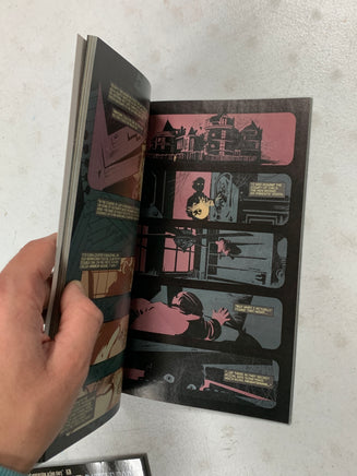 Batman The Court Of Owls Volume 1 (DC Comics Trade TPB, Batman) - Bitz & Buttons