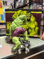 Incredible Hulk Statue (Marvel Comics, Diamond Select) Open Box