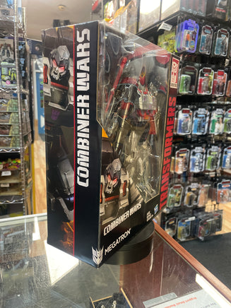 Megatron IDW Combiner Wars (Transformers Generations, Hasbro) - Bitz & Buttons
