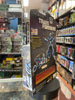 Chromia IDW Deluxe Class (Transformers Generations Thrilling 30, Hasbro) - Bitz & Buttons