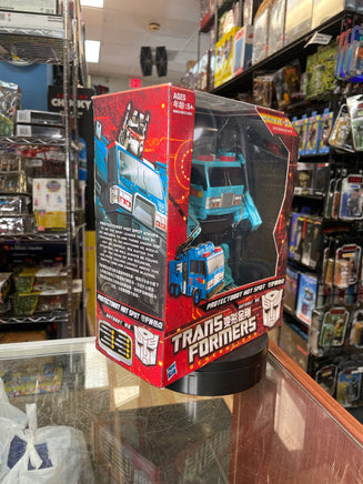 Protectobot Hot Spot Voyager Class (Transformers Generations, Hasbro) - Bitz & Buttons