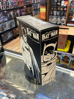 Batman Golden Age Caped Crusader One:12 Deluxe Edition (DC Comics, Mezco Toyz) COMPLETE