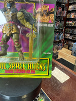 Slashing Goldar Space Alien (Vintage MMPR Power Rangers, Bandai) SEALED - Bitz & Buttons