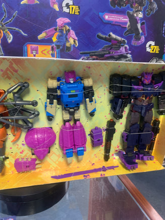 Cliffjumper VS Tarantulas, Squeezeplay, Tarn 4 Pack (Transformers Legacy United 40th Anniversary, Hasbro) NEW/OPEN BOX - Bitz & Buttons