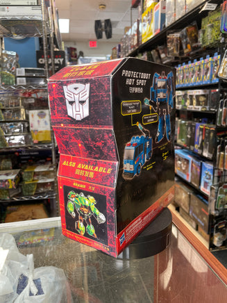 Protectobot Hot Spot Voyager Class (Transformers Generations, Hasbro) - Bitz & Buttons