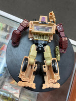 Detritus Deluxe Class (Transformers Legacy, Hasbro) **COMPLETE** - Bitz & Buttons