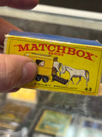 Yellow Pony Trailer with Horses Diecast (Vintage Matchbox, Lesney) - Bitz & Buttons