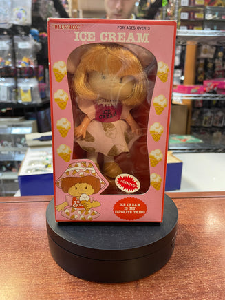 Ice Cream (Vintage Strawberry Shortcake KO, BlueBox) **NEW** - Bitz & Buttons