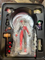 Harley Quinn Deluxe Edition (Mezco One:12, DC Comics) **COMPLETE**