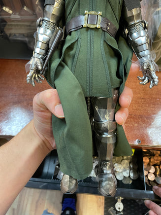 Doctor Doom #CMS-022 (Hot Toys, Marvel) COMPLETE - Bitz & Buttons