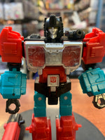 Perceptor Titans Return With Gun (Transformers WFC, Hasbro) - Bitz & Buttons