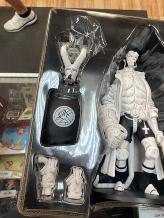 Hellboy Black & White Vinyl Statue (Dark Horse, Unbox Industries) COMPLETE - Bitz & Buttons
