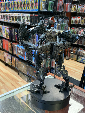 The Fallen Leader Class (Transformers Studio. Series, Hasbro) COMPLETE - Bitz & Buttons