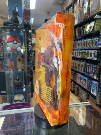 Shakira with Musical Guitar 2003 #B4535 (Mattel, Barbie) - Bitz & Buttons