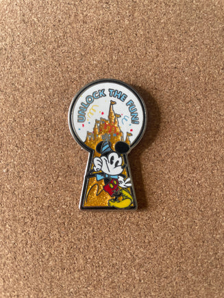 Unlock The Magic Mickey (Walt Disney World, Pin Traders) - Bitz & Buttons