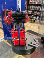 VNR 300 Optimus Prime (Volvo, Transformers Generations, Hasbro Takara Tomy) INCOMPLETE