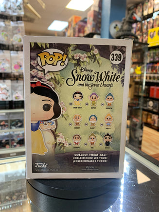 Snow White #339 (Funko Pop, Disney) - Bitz & Buttons