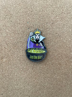 Just One Bite the Evil Queen(Walt Disney World, Pin Traders) - Bitz & Buttons