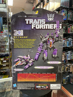 Skywarp Deluxe Class (Transformers Generations Thrilling 30, Hasbro) - Bitz & Buttons